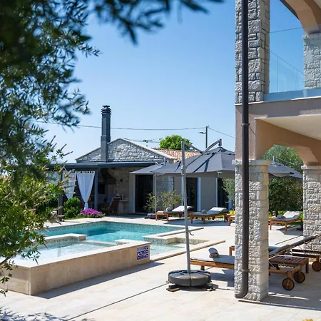 Gambin Villa Kaštelir